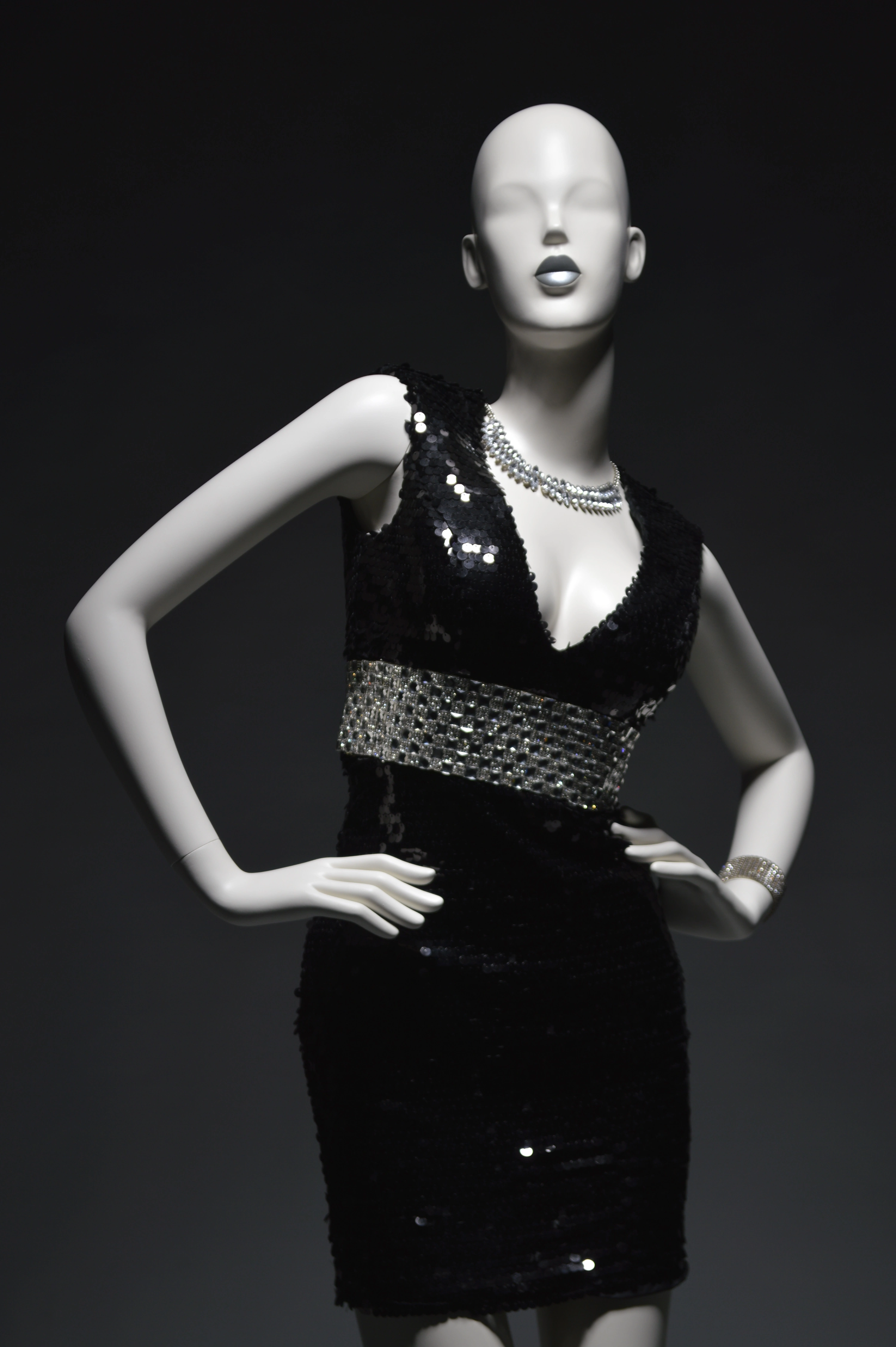 mannequins en vogue semi abstract fiber