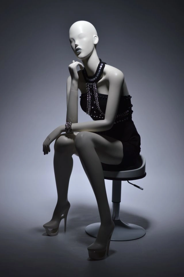 mannequins en vogue semi abstract fiber