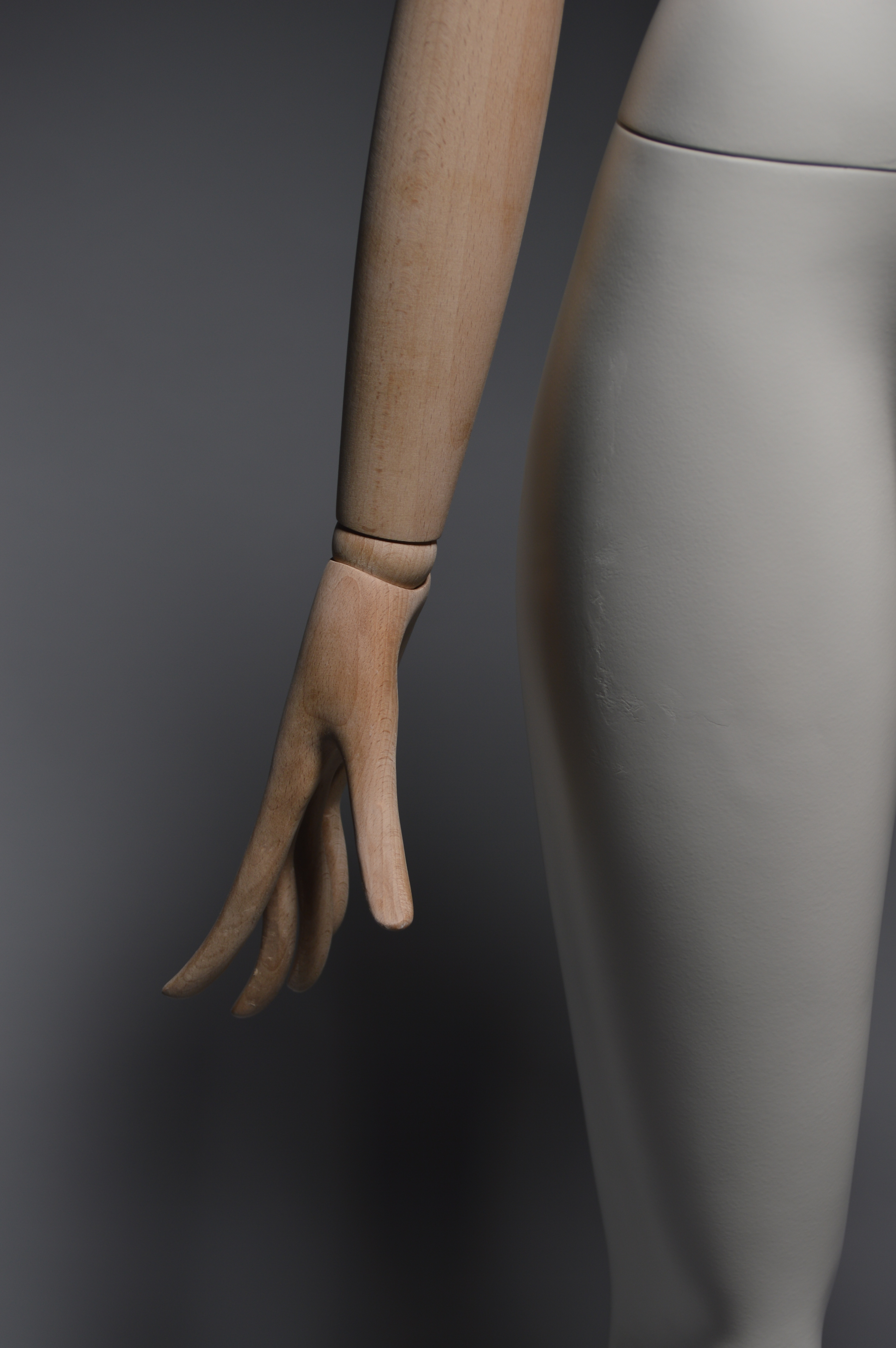 mannequins en vogue semi abstract fiber