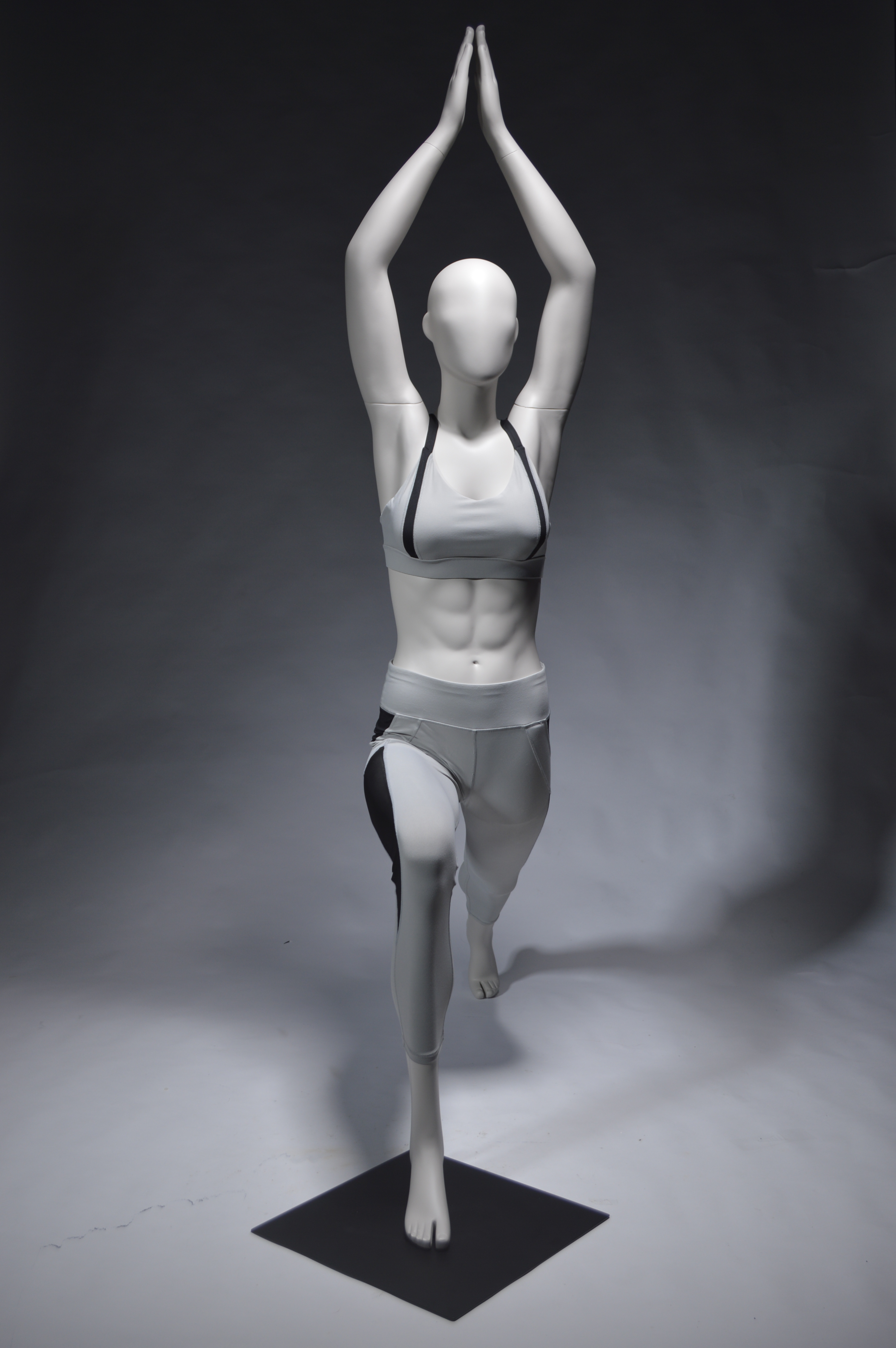 mannequins en vogue sports active fiber