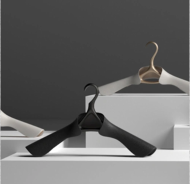 When a Simple Hanger Changed a Store’s Future